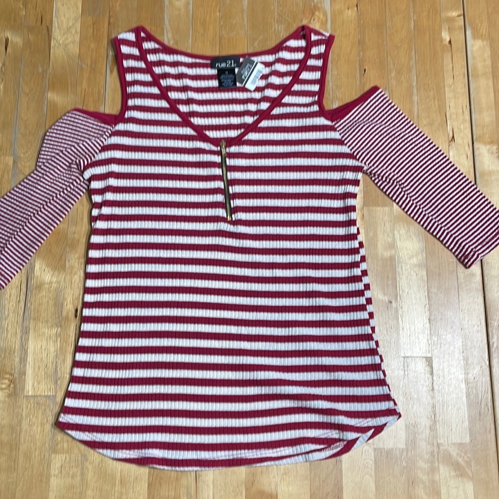 BNWT rue 21 off the shoulder top